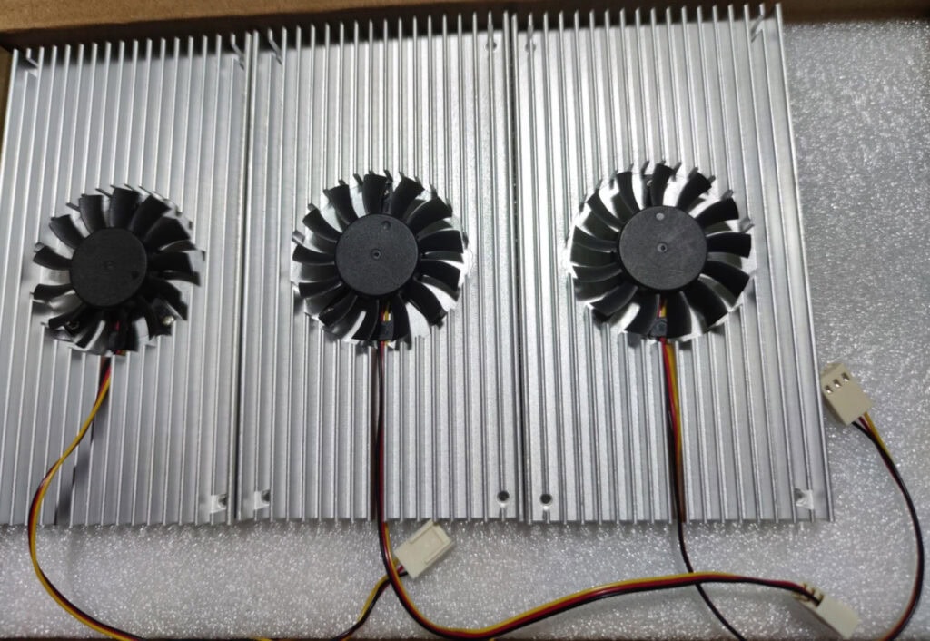 Extruded Heat Sinks Equipped with Fans
