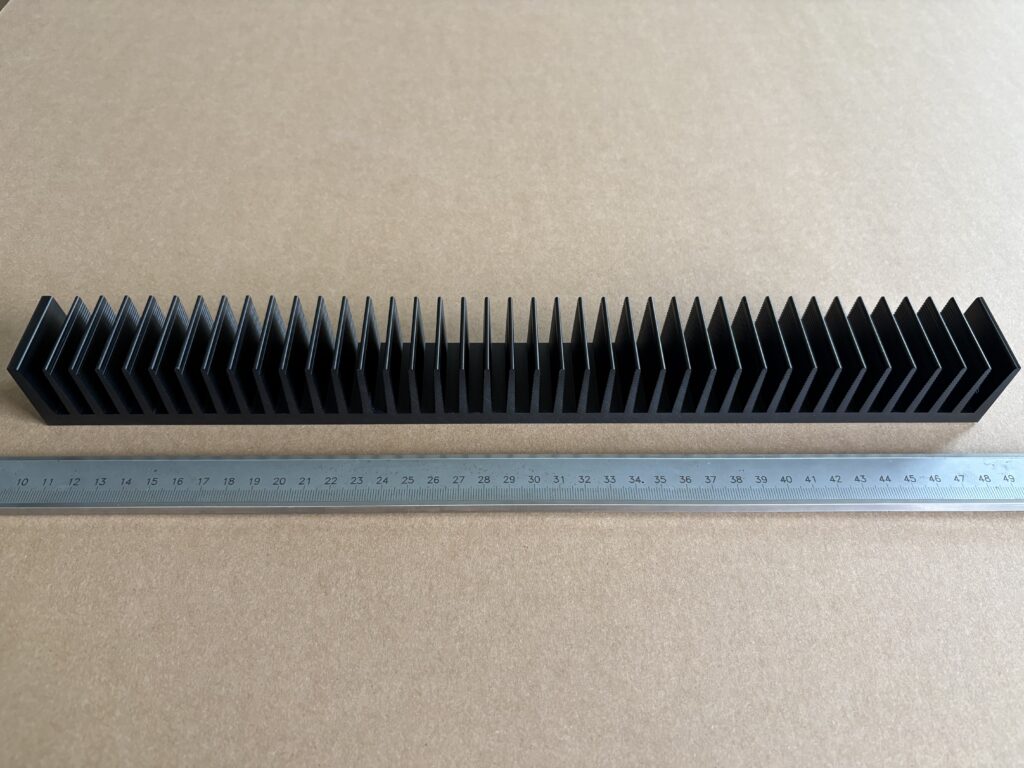 400 mm Wide Black Anodized Extruded Aluminum Heat Sink