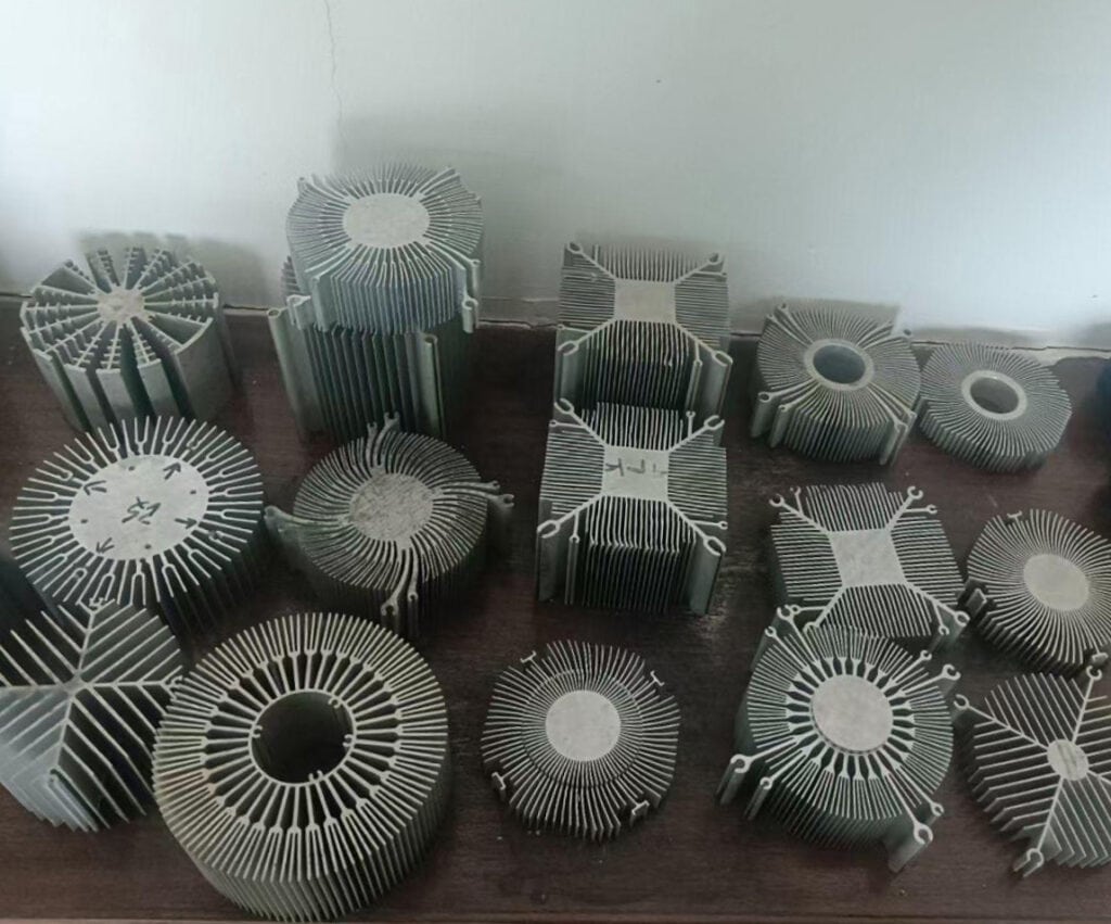 Various Round and Radial Aluminum Heat Sink Extrusion Profiles