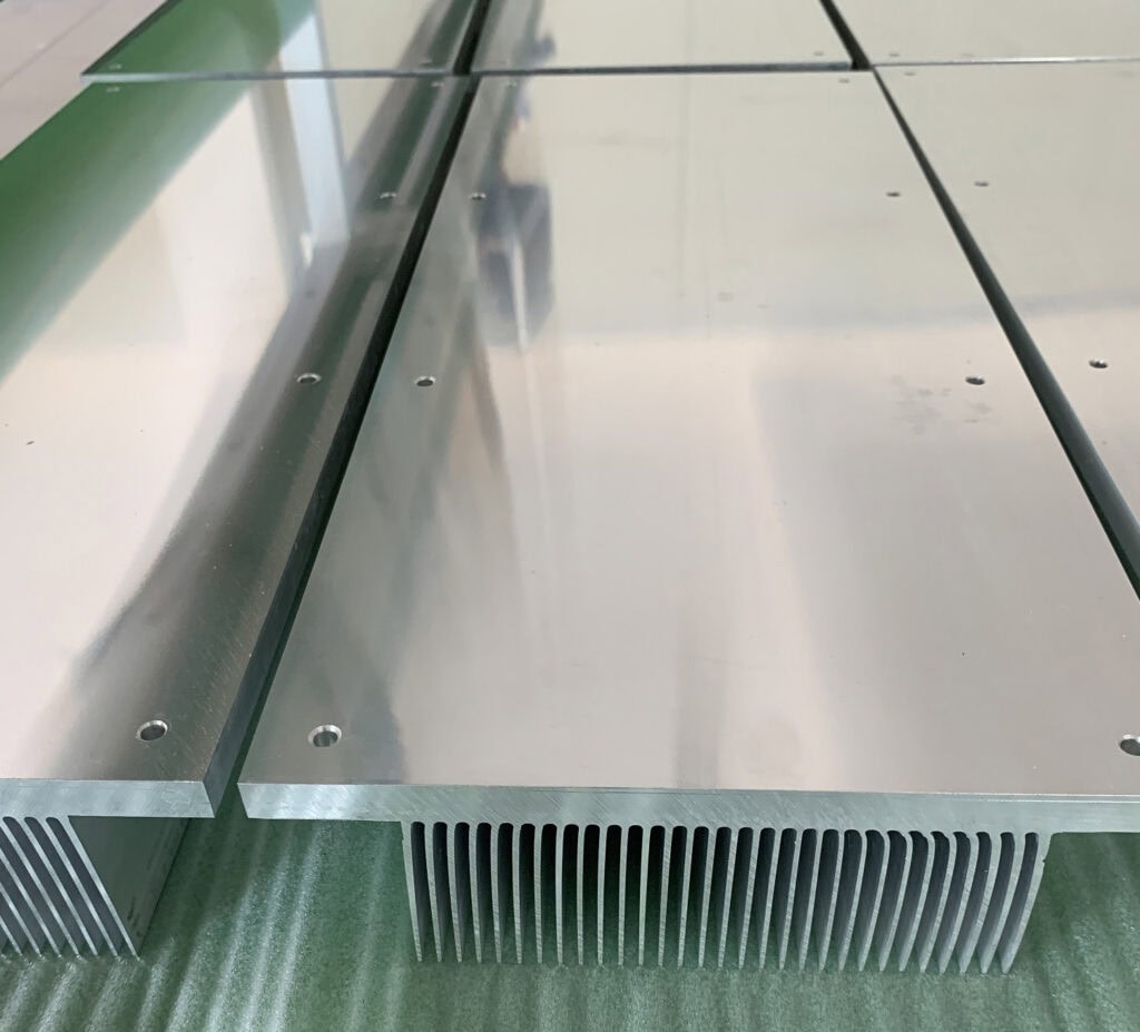 CNC machined aluminum heat sink mounting surface for IGBT power module